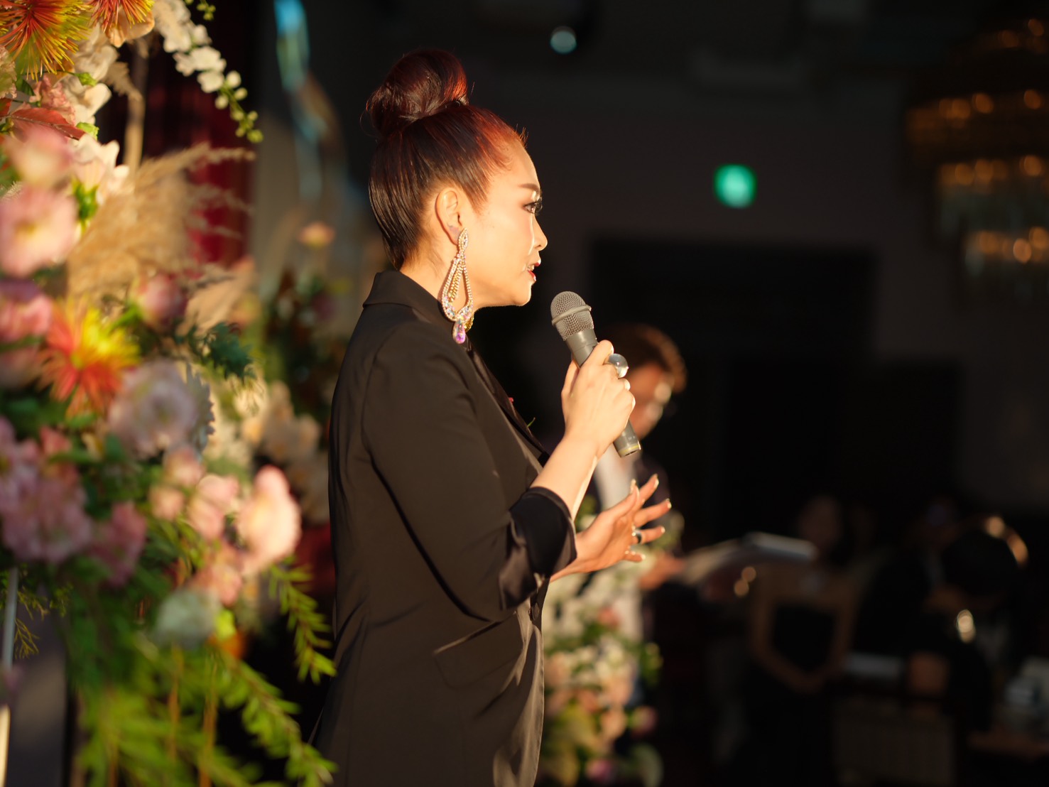 参加者へ語りかける林美奈